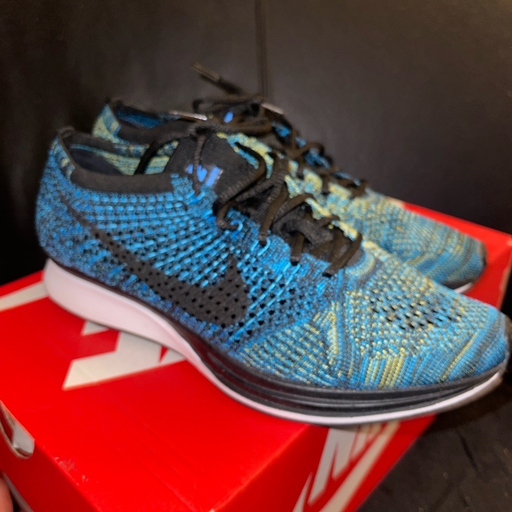 NIKE AIR FLYKNIT RACER BLUE GLOW Men’s Size 8 Men EUC